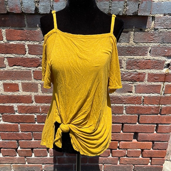 Gimmicks by BKE yellow open should top size small - Picture 1 of 8